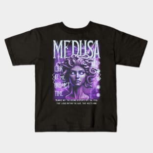 Medusa, look at me one last time Kids T-Shirt